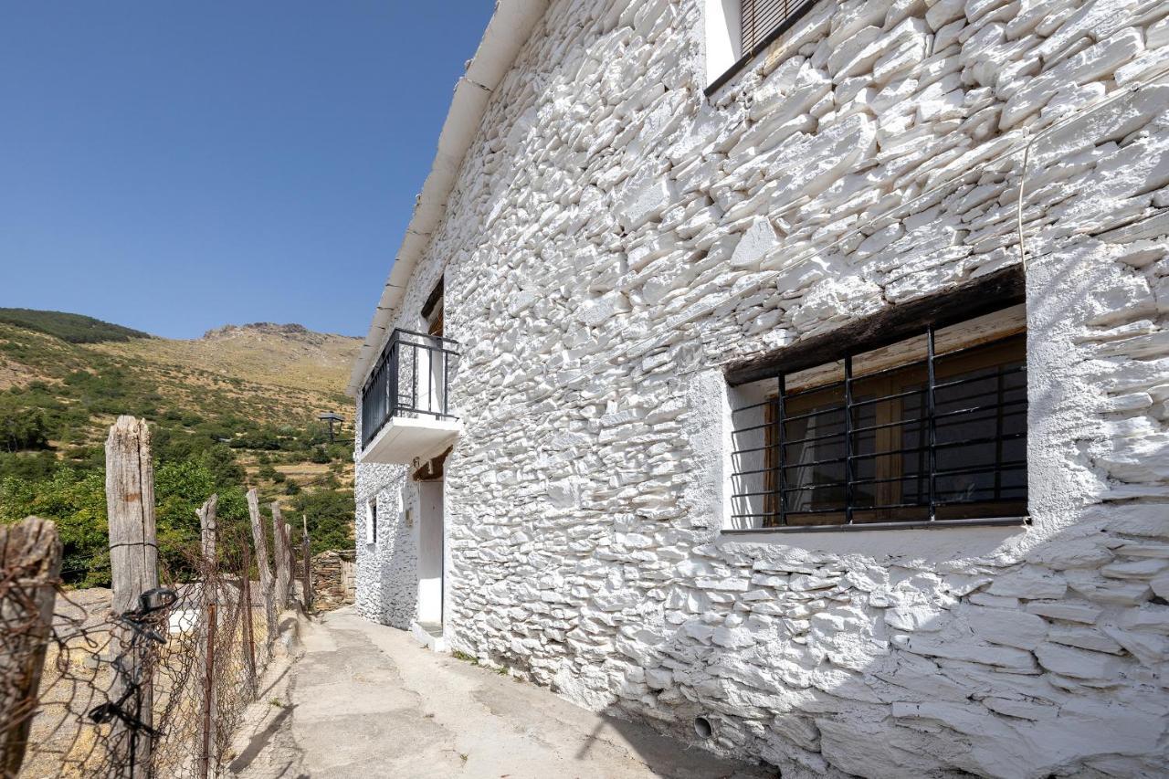 Casa Rural El Fuerte De Atabuey Trevélez Exterior photo